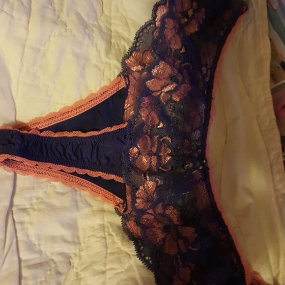 !!!!!SOLD!!!!!36DDD purple with pink lace - Picture 2 of 4